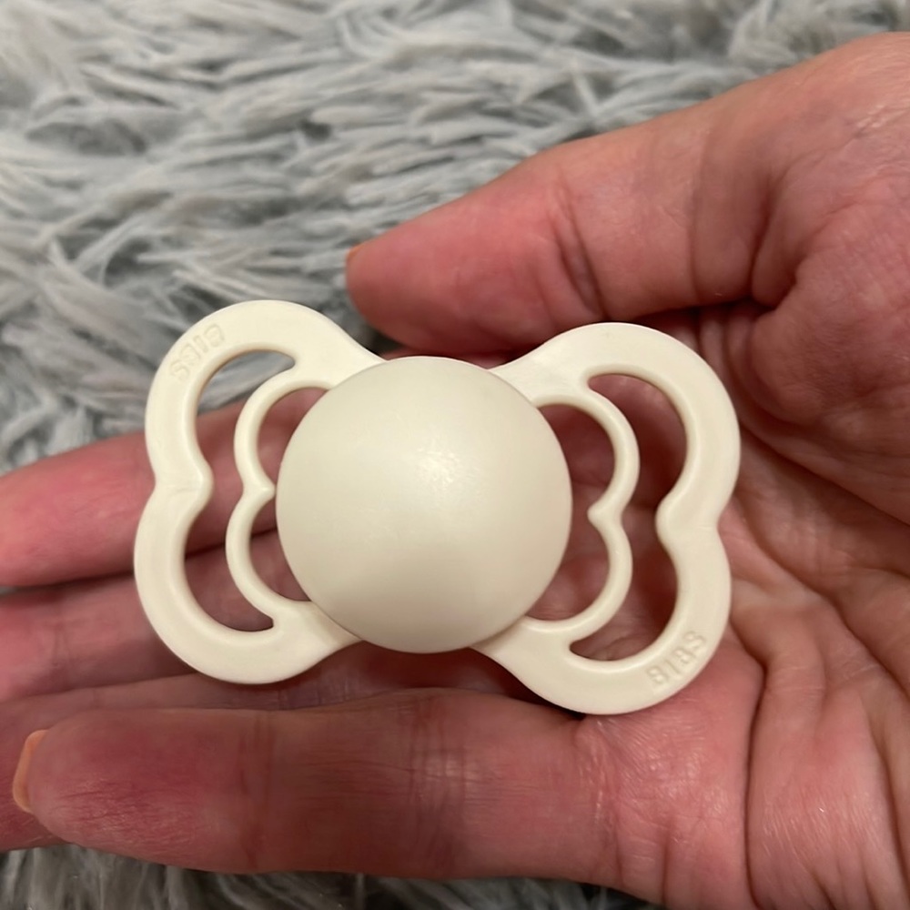 Bibs pacifier in cream